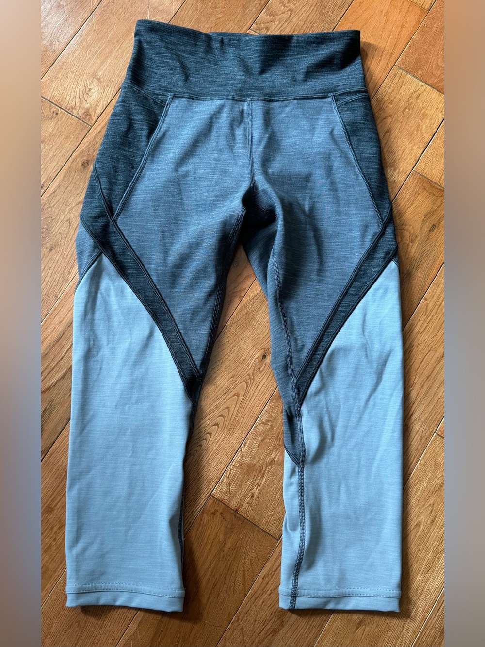 lululemon Gray Colorblock Cropped Leggings Size 4
